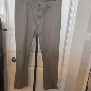 Vuori Men's Classic Tan Chinos